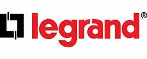 Logo Legrand officiel avec un symbole graphique noir et le nom «legrand» en lettres rouges minuscules, accompagné du ®. Marque d'équipements électriques.